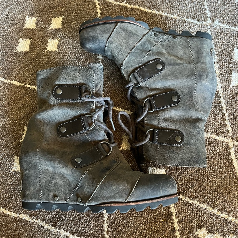 SOREL Joan of Arctic Leather Lace Up Wedge Booties Waterproof Size 7.5